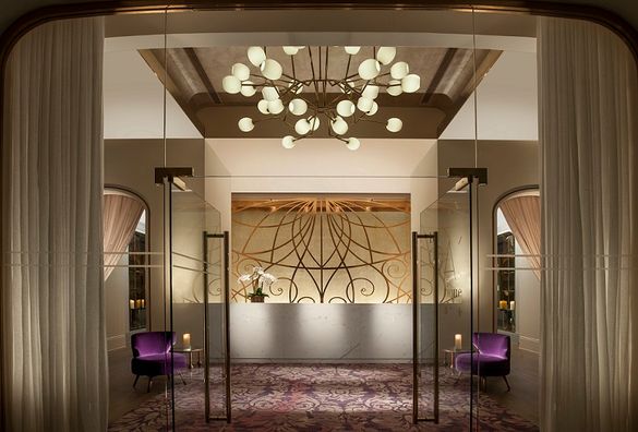 圖片說明：澳門巴黎人的「麗舍」水療中心引進以聞名的LING護膚品和超聲波為基礎的全新抗污染及美白面部護理。