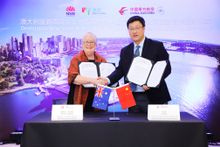 Destination NSW CEO Sandra Chipchase and China Eastern Airlines Deputy General Manager of Customer Committee Mr Liu Hao