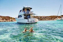 Snorkelling ar Perth's Rottnest Island