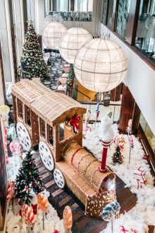 Giant Gingerbread Train by Anna Polyviou at Shangri-La Hotel, Sydney 2018