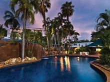 Tropical Travel Lodge Surrounds