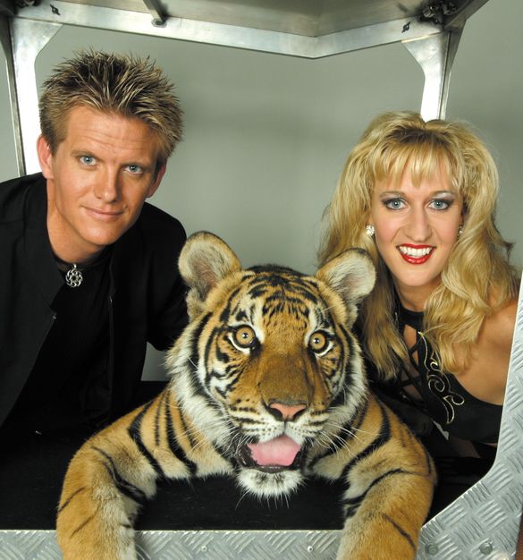International Illusionists of The Year Tony and Juleen 