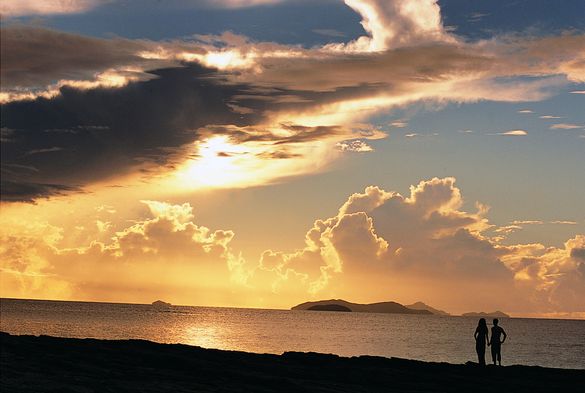 Here are some fantastic reasons why getting married in the Fiji Islands makes so much sense.