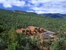 BISHOP�S LODGE RESORT AND SH�NAH SPA
