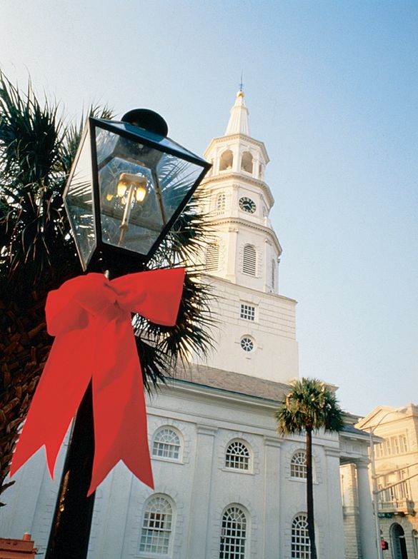 Charleston Celebrates the 2004 Holiday Season