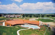 Die ortsgebundenen Heilmittel waren Grundlage für die Eröffnung des Kurmittelhauses „Römer-Therme“ im Jahr 1979.