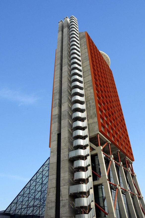 Hesperia Tower_fa�ana. Enjoy A Shopping Trip To Barcelona And Make Savings To Cover The Cost Of The Flight And Acccommodation