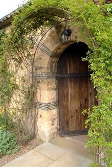 Greywalls. Doorway into The King's Loo