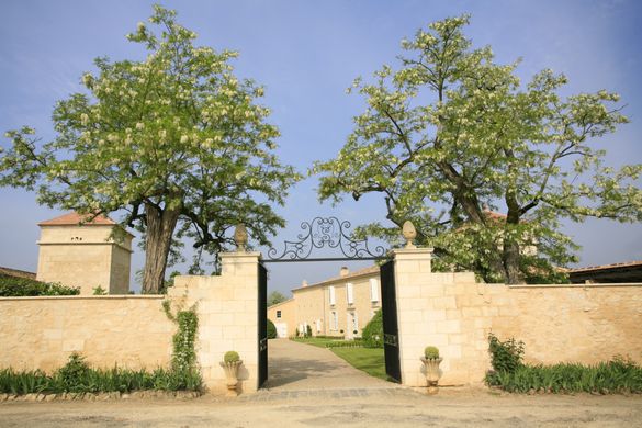 Escape To Bordeaux�s Brand New Bolthole�To Experience Exclusive Chateau Chic With Chateau De Sours
