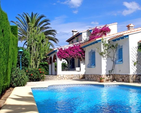 Splash Out On A Villa With Pool This August Bank Holiday