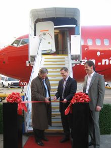 Karl Peter Gombrii - Deliv 033.jpg � Delivery in Seattle � CEO of Norwegian Air Shuttle, Bjorn Kjos, Manager Delivery Center at 