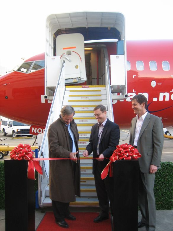 Karl Peter Gombrii - Deliv 033.jpg � Delivery in Seattle � CEO of Norwegian Air Shuttle, Bjorn Kjos, Manager Delivery Center at 