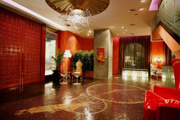 Hong Kong�s unique designer boutique hotel The Luxe Manor is offering a