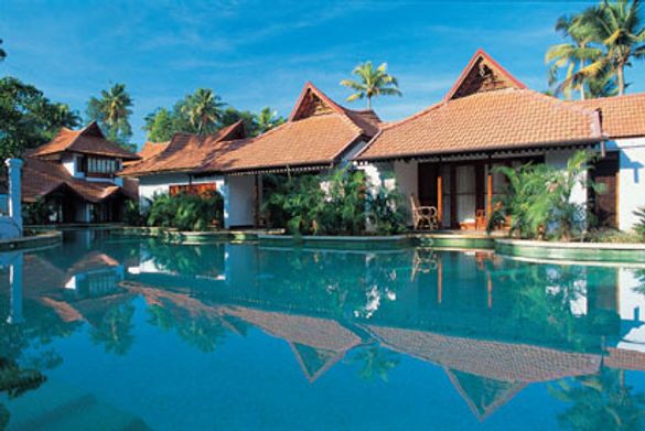 The meandering pool at Kumarakom Lake Resort