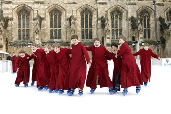 Winchester Choir takes a break - Copyright Jim Pascoe