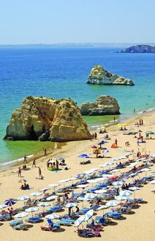 Magnificent beaches are just minutes away from O�sis Parque