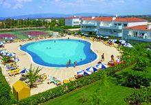 Oasis Outdoor Pool