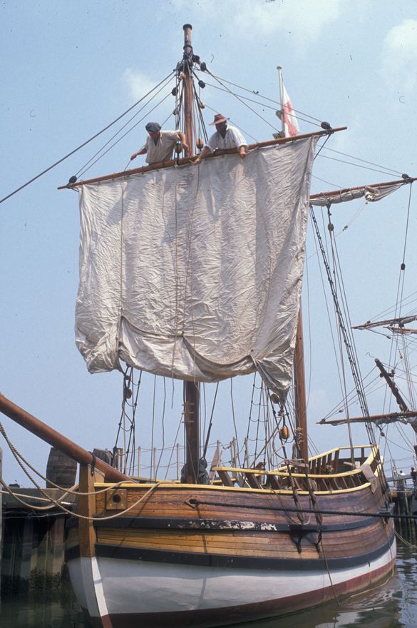 JS- Lowering sails on Discovery