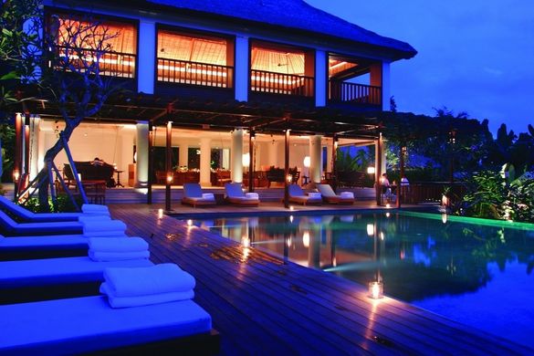 Pool Bar
