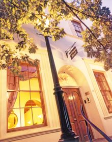 D�Ouwe Werf Hotel And Vine Hopper Team Up To Offer Care-Free Tours Of The Stellenbosch Wine Region