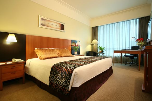 For guests seeking exclusivity and extra comfort with Grand Park City Hall�s �Pit Stop� package, Club Deluxe Rooms are priced at