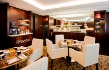 Room guests will also enjoy the Club Lounge facilities such as personalised check-in and check-out, light refreshments, hors d�o