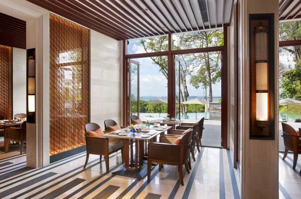 The new 'Grill & Chill' Sunday barbecue lunch is now available at The Knolls Restaurant at Capella Singapore every Sunday