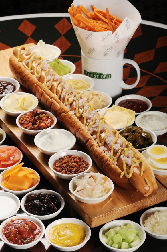 Main St. Deli - Hong Kong\'s longest hotdog