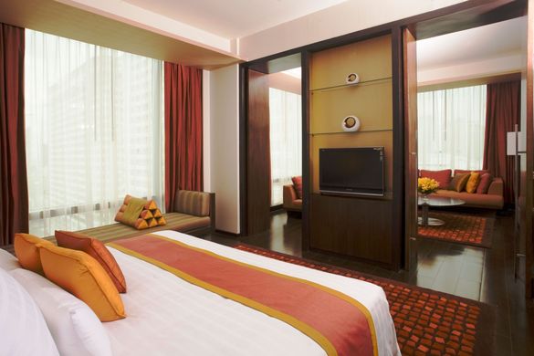 Deluxe Suite 1