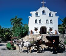 Situated adjacent to the renowned Palmilla chapel, the spa is comprised of six buildings surrounded by lush landscaping and feat