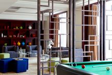 Club L - Replay Area