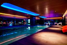 上海外滩英迪格酒店泳池甲板 