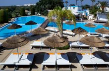 So Nice Boutique Pool