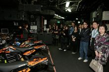 超過一百位來自香港、澳門、中國大陸以及台灣的旅遊業界合作夥伴親臨水舞間劇院後台，全面了解新濠天地之旗艦娛樂項目「水舞間」的奧秘。