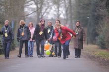 Eine Gruppe macht eine Kohltour.