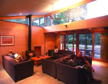 Grampians YHA Eco Hostel lounge 