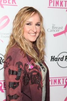 Melissa Etheridge supporting Hard Rock International\'s PINKTOBER™ campaign