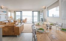 Spinnaker Houseboat