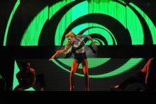 Lucky Hell’s breathtaking performance of swallowing real deal steel 22-inch swords in Taboo makes every audience astonished！Luck