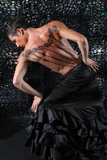 Fabien Thom, the award-winning contemporary dancer, choreographer and director shows his sensuality, elegance and innovative sty