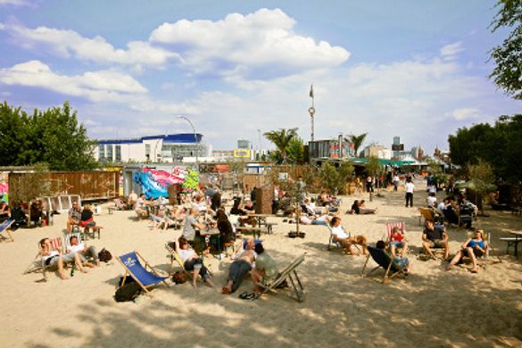 Berlin: Oststrand (Bild: Bernd Schöneberger)