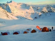 Sportlich und abwechslungsreich ist die Eventsaison am Stubaier Gletscher. 