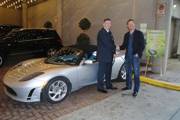 L to R - Ron Pellerine, General Manager, Delta Chelsea Hotel and Christopher Misch, Vice President, Sun Country Highway Ltd.