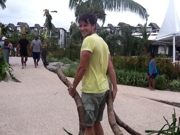 Guests help Radisson Blu clean up after Evan