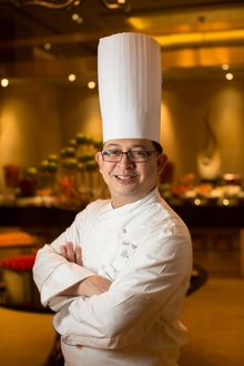 Executive Bakery Chef Hendri Yusup