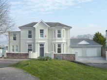 Springfiled Is A Charming And Stylishly Renovated Five Bedroom Victorian Villa, Just A Short Distance From Torquay Harbour