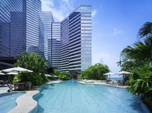 Grand Hyatt Hong Kong\'s 50-meter outdoor swimming pool