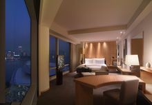 Grand Hyatt Hong Kong's Grand Deluxe Habrour View Room
