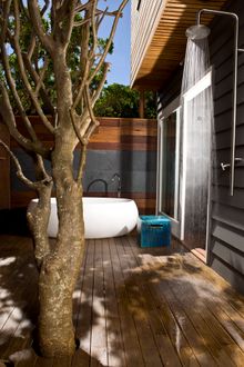 Lidgbird Outdoor Bathing