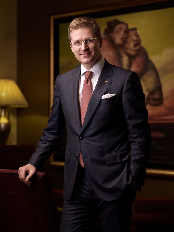 Mr. Bob van den Oord
